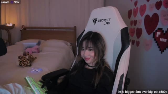 Gallery image thumbnail from daisx's myfreecams stream on, 02/23/2024, 04:52 image 17 of 20