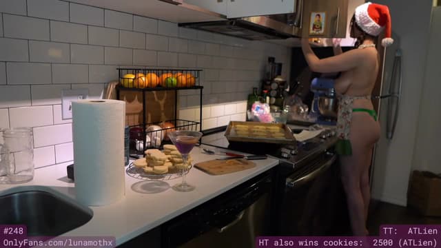 Gallery image thumbnail from eThot's myfreecams stream on, 12/23/2022, 07:59 image 13 of 20