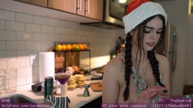 Gallery image thumbnail from eThot's myfreecams stream on, 12/23/2022, 07:59 image 17 of 20