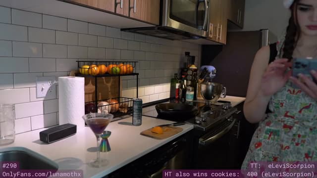Gallery image thumbnail from eThot's myfreecams stream on, 12/23/2022, 07:59 image 5 of 20