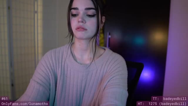 Gallery image thumbnail from eThot's myfreecams stream on, 01/03/2023, 07:43 image 16 of 20