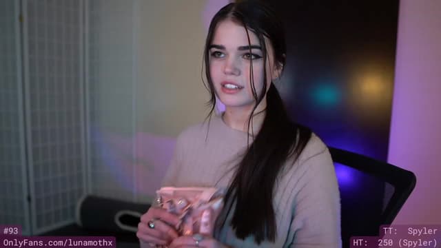 Gallery image thumbnail from eThot's myfreecams stream on, 01/03/2023, 07:43 image 1 of 20