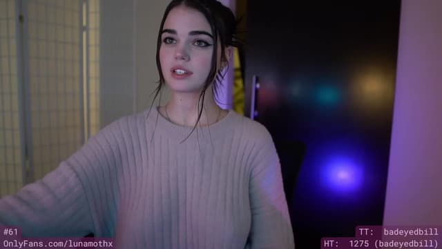 Gallery image thumbnail from eThot's myfreecams stream on, 01/03/2023, 07:43 image 15 of 20