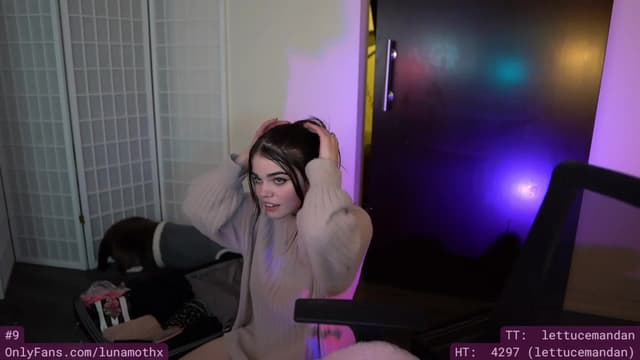 Gallery image thumbnail from eThot's myfreecams stream on, 01/03/2023, 10:50 image 15 of 20