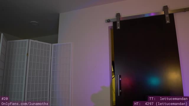 Gallery image thumbnail from eThot's myfreecams stream on, 01/03/2023, 10:50 image 6 of 20
