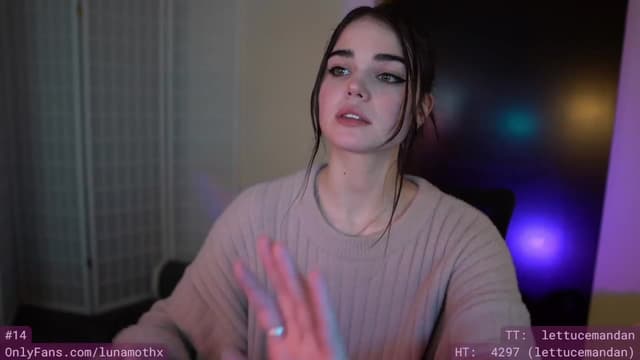 Gallery image thumbnail from eThot's myfreecams stream on, 01/03/2023, 10:50 image 8 of 20