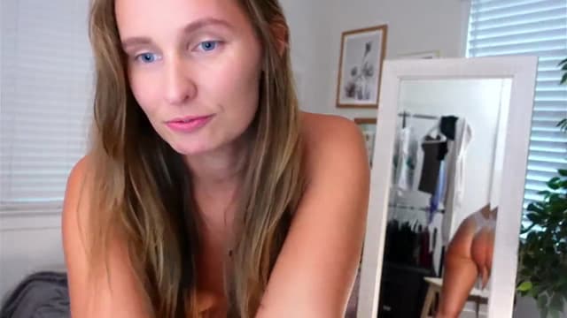 Gallery image thumbnail from el_xo's myfreecams stream on, 08/09/2025, 23:15 image 20 of 20