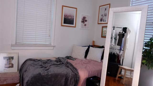 Gallery image thumbnail from el_xo's myfreecams stream on, 08/09/2025, 23:15 image 11 of 20