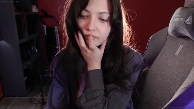 Gallery image thumbnail from hymen's myfreecams stream on, 02/19/2025, 03:28 image 5 of 20