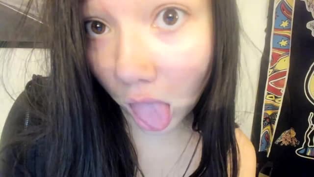 Gallery image thumbnail from imava's myfreecams stream on, 01/04/2024, 07:43 image 3 of 20