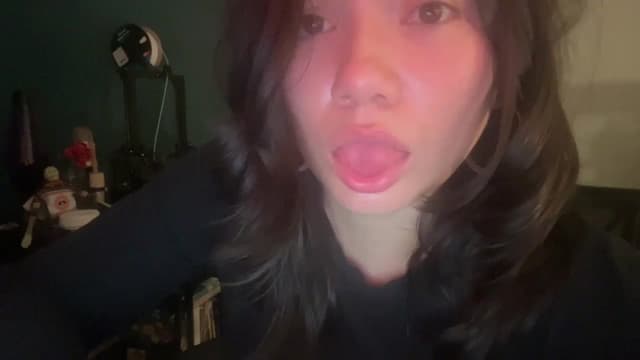 Gallery image thumbnail from imava's myfreecams stream on, 06/18/2024, 08:47 image 16 of 20