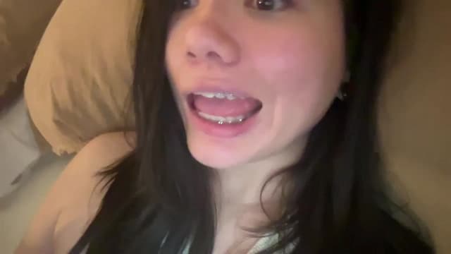 Gallery image thumbnail from imava's myfreecams stream on, 12/18/2024, 15:01 image 9 of 20