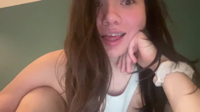 Gallery image thumbnail from imava's myfreecams stream on, 12/18/2024, 15:01 image 3 of 20