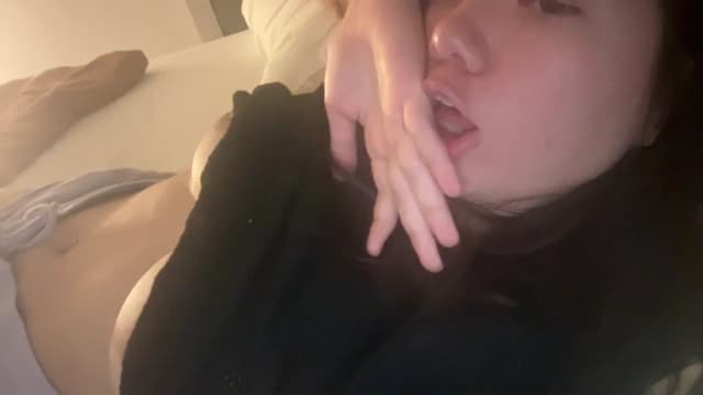 Gallery image thumbnail from imava's myfreecams stream on, 12/20/2024, 24:29 image 20 of 20
