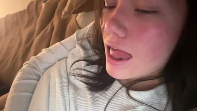 Gallery image thumbnail from imava's myfreecams stream on, 12/26/2024, 02:51 image 15 of 20
