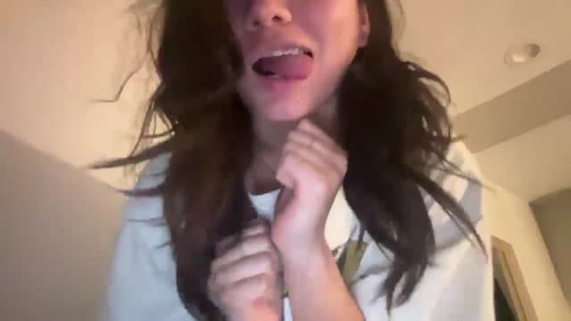 Gallery image thumbnail from imava's myfreecams stream on, 12/27/2024, 17:10 image 4 of 20