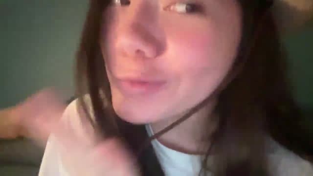 Gallery image thumbnail from imava's myfreecams stream on, 01/04/2025, 12:13 image 10 of 20