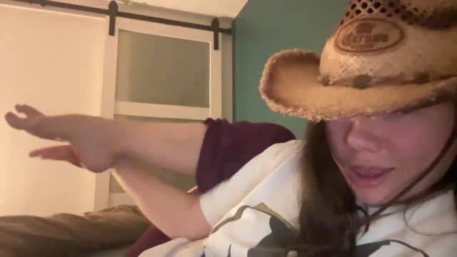 Gallery image thumbnail from imava's myfreecams stream on, 01/04/2025, 12:13 image 12 of 20