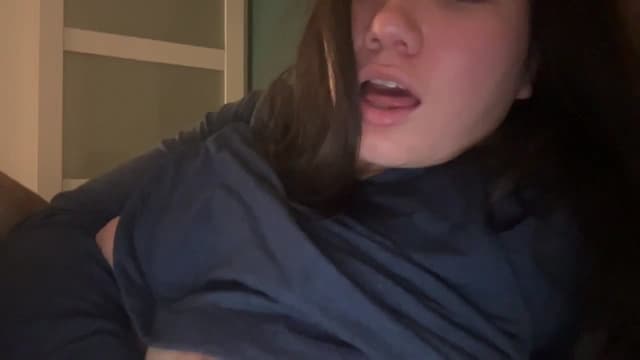 Gallery image thumbnail from imava's myfreecams stream on, 01/10/2025, 12:14 image 19 of 20