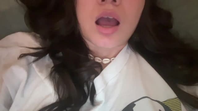 Gallery image thumbnail from imava's myfreecams stream on, 03/14/2025, 01:39 image 17 of 20