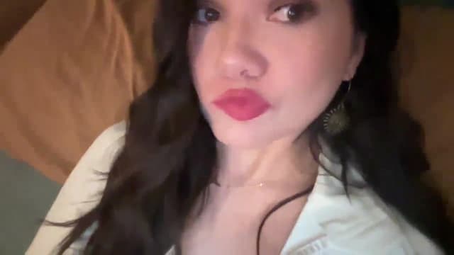Gallery image thumbnail from imava's myfreecams stream on, 03/18/2025, 06:17 image 5 of 20