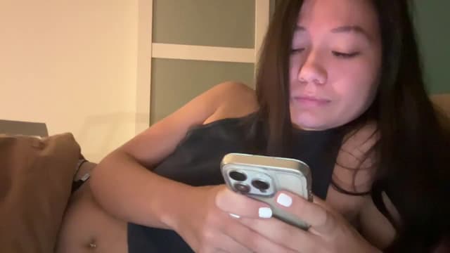 Gallery image thumbnail from imava's myfreecams stream on, 03/23/2025, 18:35 image 17 of 20