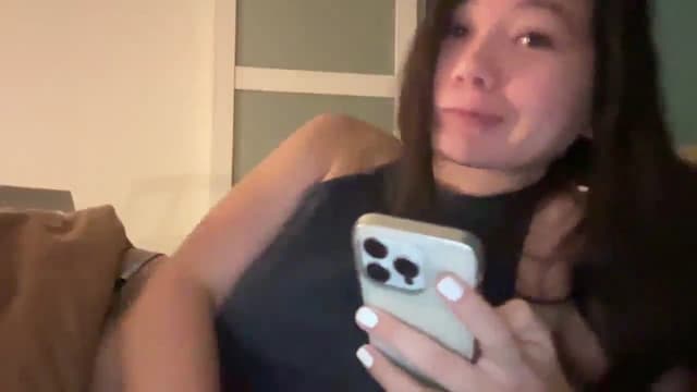 Gallery image thumbnail from imava's myfreecams stream on, 03/23/2025, 18:35 image 16 of 20