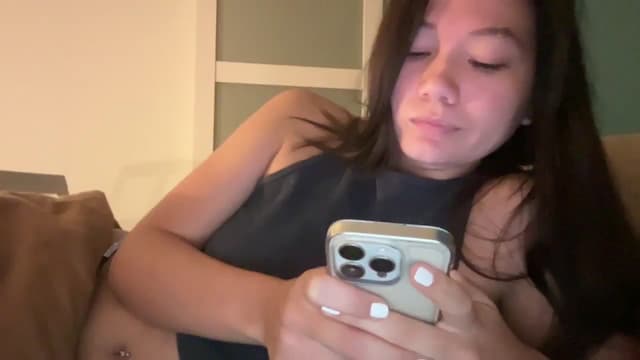 Gallery image thumbnail from imava's myfreecams stream on, 03/23/2025, 18:35 image 20 of 20