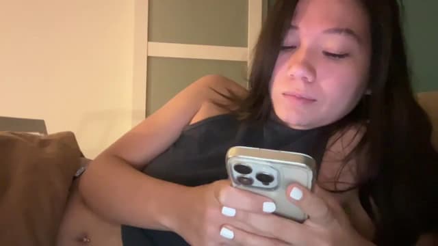 Gallery image thumbnail from imava's myfreecams stream on, 03/23/2025, 18:35 image 19 of 20