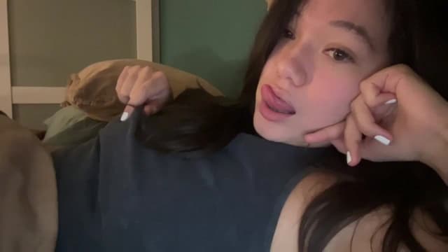 Gallery image thumbnail from imava's myfreecams stream on, 03/23/2025, 22:46 image 19 of 20