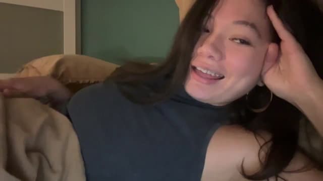 Gallery image thumbnail from imava's myfreecams stream on, 03/23/2025, 22:46 image 18 of 20