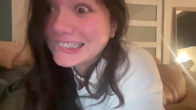 Gallery image thumbnail from imava's myfreecams stream on, 04/06/2025, 06:25 image 4 of 20