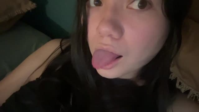 Gallery image thumbnail from imava's myfreecams stream on, 05/25/2025, 22:19 image 19 of 20