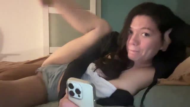 Gallery image thumbnail from imava's myfreecams stream on, 05/27/2025, 06:57 image 4 of 20