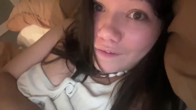 Gallery image thumbnail from imava's myfreecams stream on, 06/03/2025, 08:32 image 6 of 20