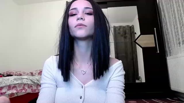 Gallery image thumbnail from kllLr's myfreecams stream on, 03/12/2023, 01:59 image 2 of 20