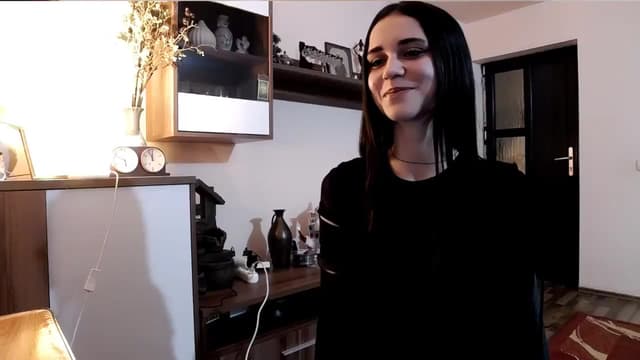 Gallery image thumbnail from kllLr's myfreecams stream on, 12/27/2024, 19:28 image 8 of 20