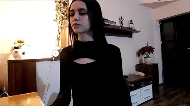 Gallery image thumbnail from kllLr's myfreecams stream on, 12/27/2024, 22:22 image 17 of 20