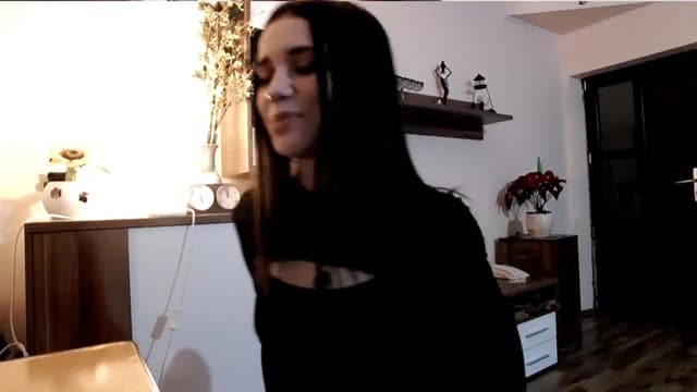 Gallery image thumbnail from kllLr's myfreecams stream on, 12/27/2024, 22:22 image 11 of 20