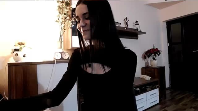 Gallery image thumbnail from kllLr's myfreecams stream on, 12/27/2024, 22:22 image 14 of 20