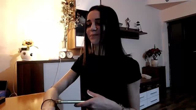 Gallery image thumbnail from kllLr's myfreecams stream on, 12/27/2024, 22:56 image 14 of 20