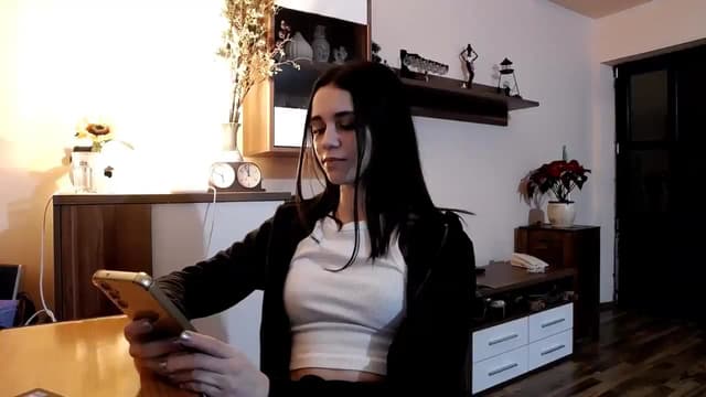 Gallery image thumbnail from kllLr's myfreecams stream on, 12/28/2024, 01:14 image 3 of 20