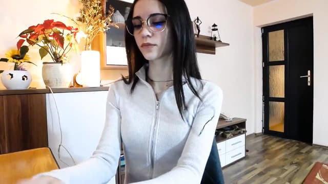 Gallery image thumbnail from kllLr's myfreecams stream on, 12/31/2024, 17:12 image 4 of 20