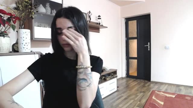 Gallery image thumbnail from kllLr's myfreecams stream on, 12/31/2024, 21:43 image 7 of 20