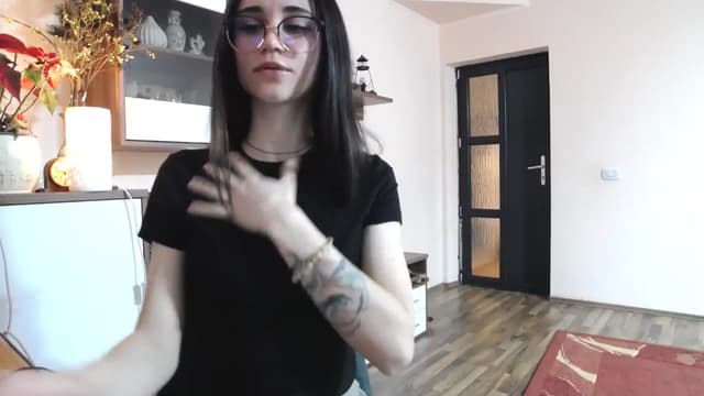 Gallery image thumbnail from kllLr's myfreecams stream on, 12/31/2024, 21:43 image 9 of 20