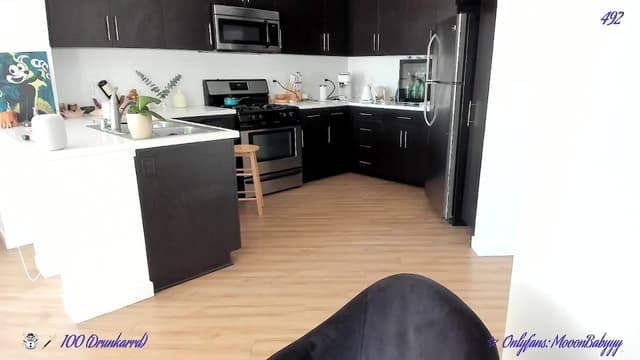Gallery image thumbnail from litty's myfreecams stream on, 03/22/2025, 24:16 image 19 of 20