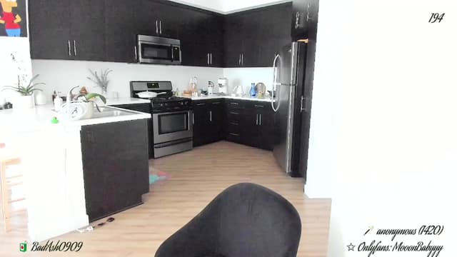 Gallery image thumbnail from litty's myfreecams stream on, 08/16/2025, 22:46 image 19 of 20