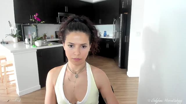 Gallery image thumbnail from litty's myfreecams stream on, 09/22/2025, 24:03 image 1 of 20
