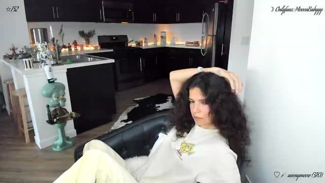 Gallery image thumbnail from litty's myfreecams stream on, 06/19/2026, 05:04 image 7 of 20