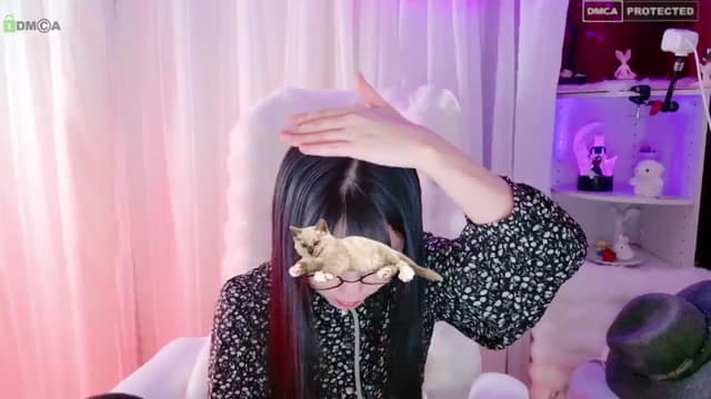 Gallery image thumbnail from meows's myfreecams stream on, 05/02/2024, 07:00 image 16 of 20